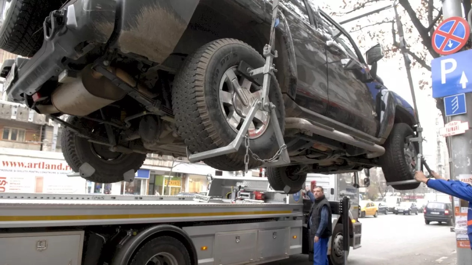 PMB vrea să dea Companiei Parking dreptul de a ridica mașini din Capitală