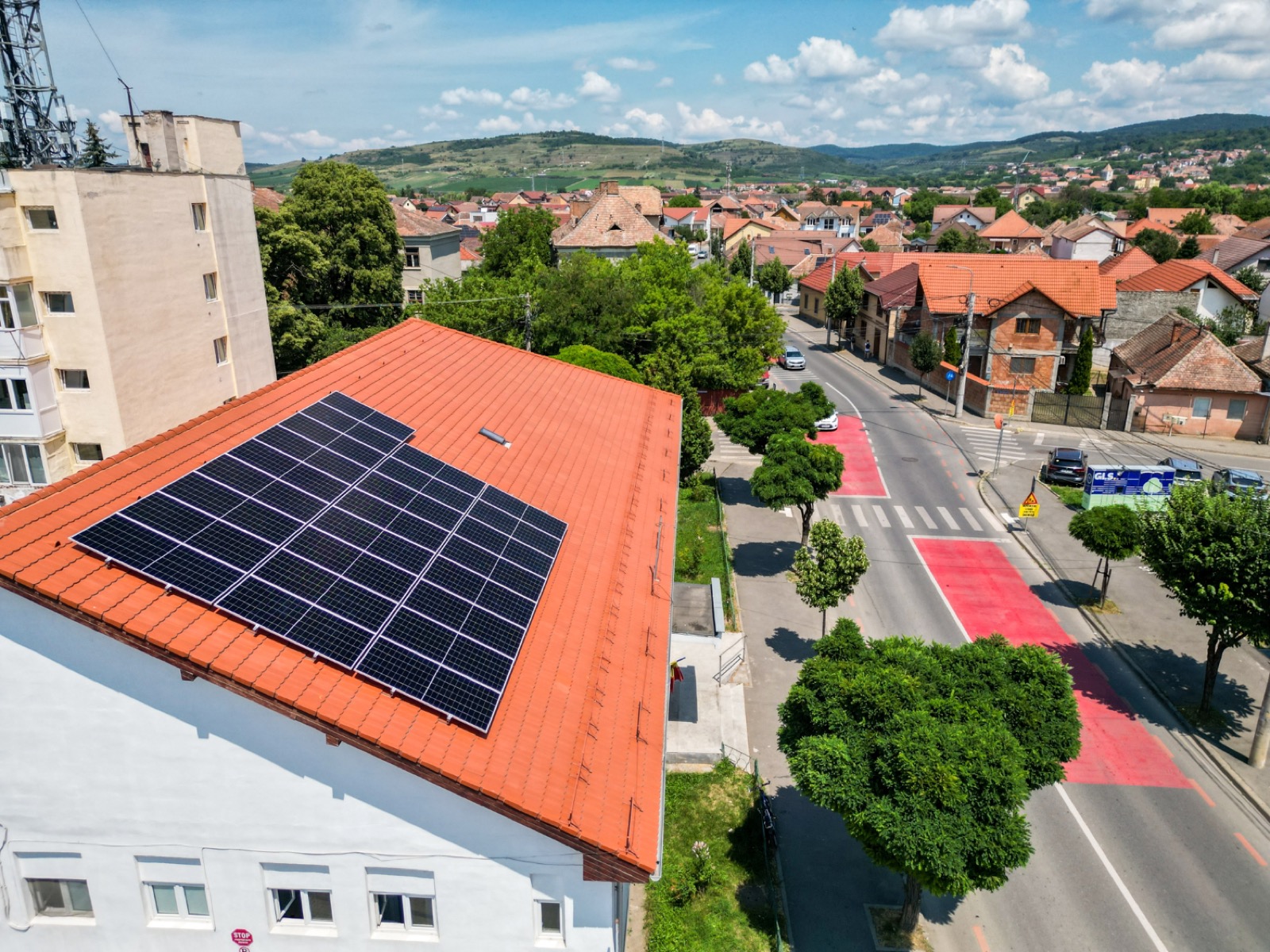 Sibiu instalează 919 panouri fotovoltaice pe zece clădiri publice